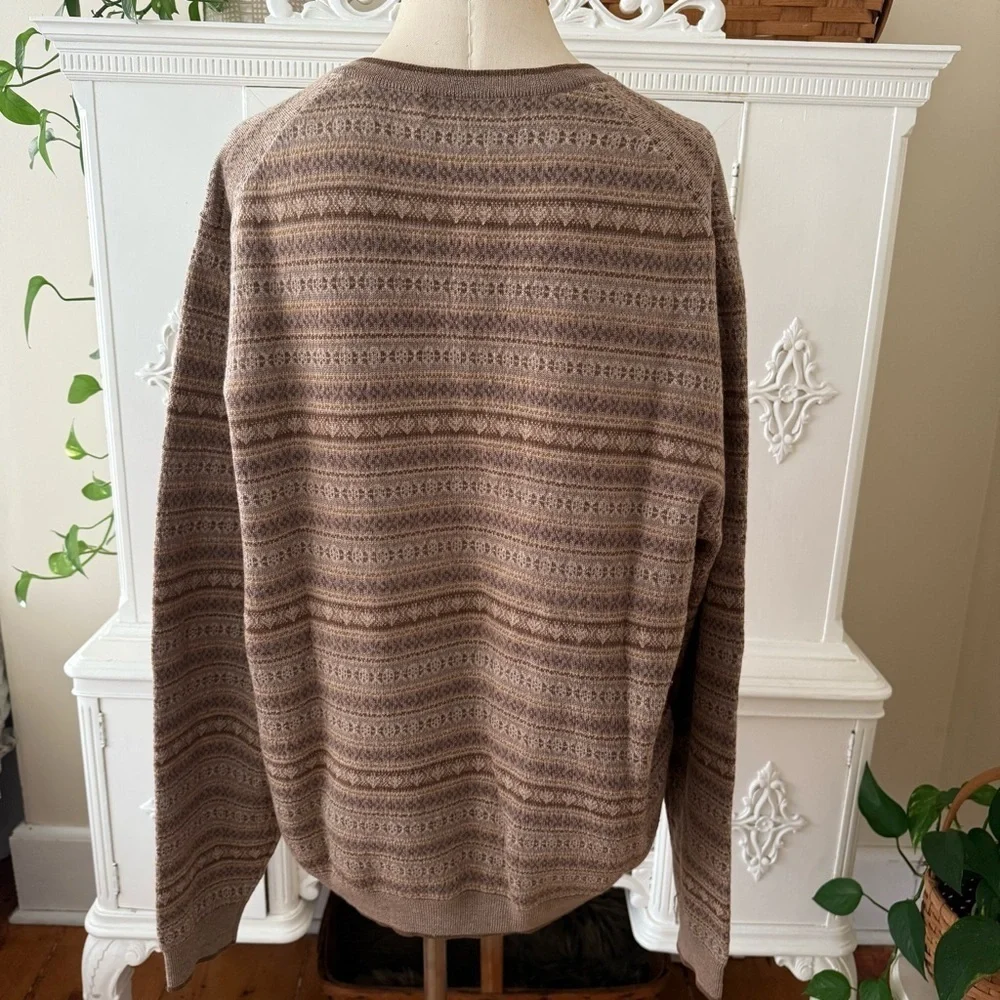 Brooks Brothers Extra Fine Italian  Merino Wool V Neck Sweater Jumper